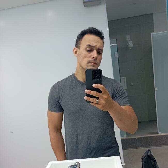 Emprego de babá em Várzea Grande: Alexandre