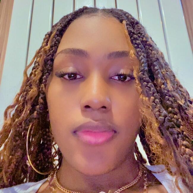 Babysitter in Paris: Elodie Manuella