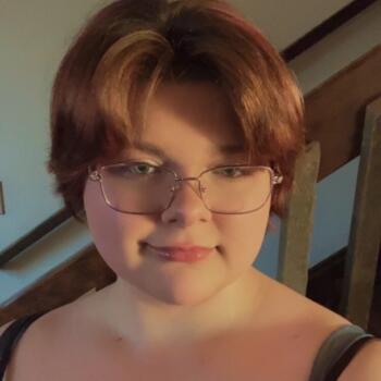 Babysitter in Granger (Washington): Violet