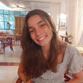 Baby-sitter in Le Chesnay: Solene