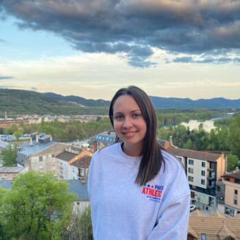 Familia Santa Coloma de Gramenet: Sara