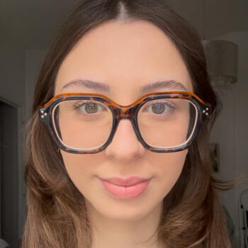 Babysitter in Paris: Lilia