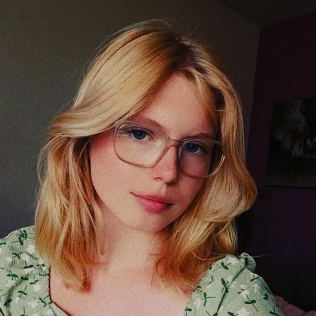 Babysitter in Sint-Niklaas: Naomy