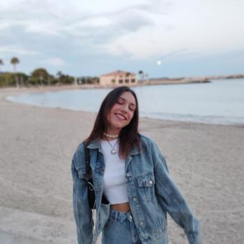 Babysitter in Nanterre: Perlène