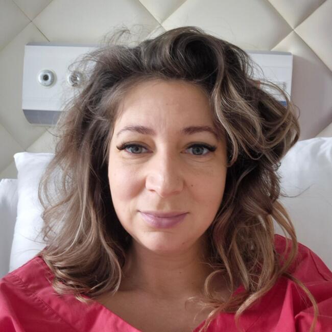 Babysitting job in Dezmir: Oana