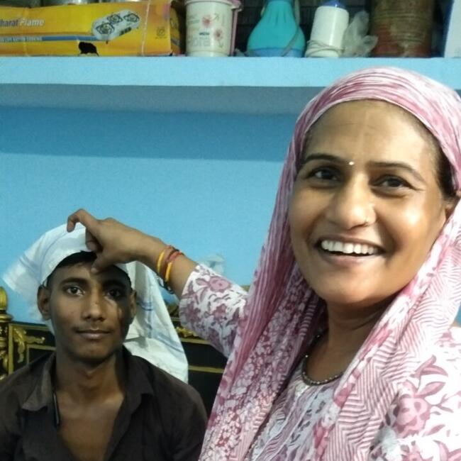 दिल्ली में बेबीसिटर: Guddi