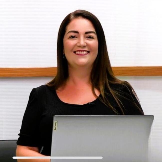 Babá em Piracicaba: Camila