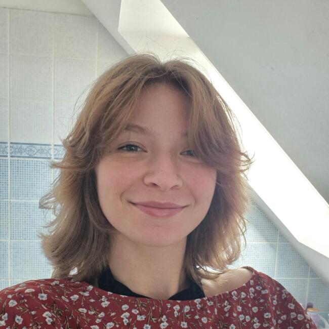 Babysitter in Paris: Elise