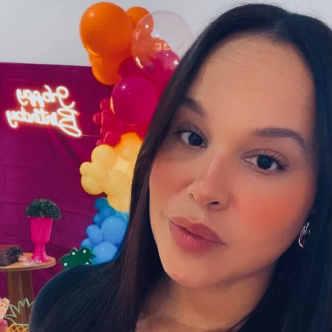 Emprego de babá em São Vicente: Letícia