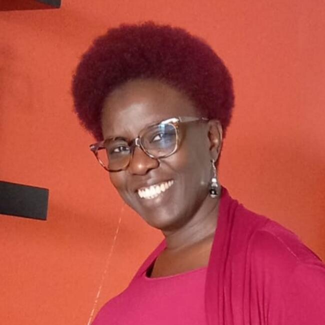 Babysitter em Lagos: Binetou