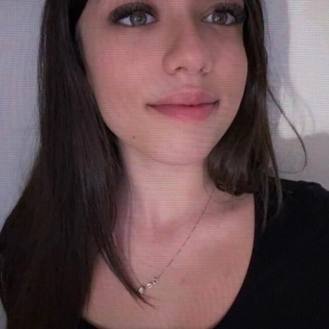 Babysitter in Aci Catena: FEDERICA