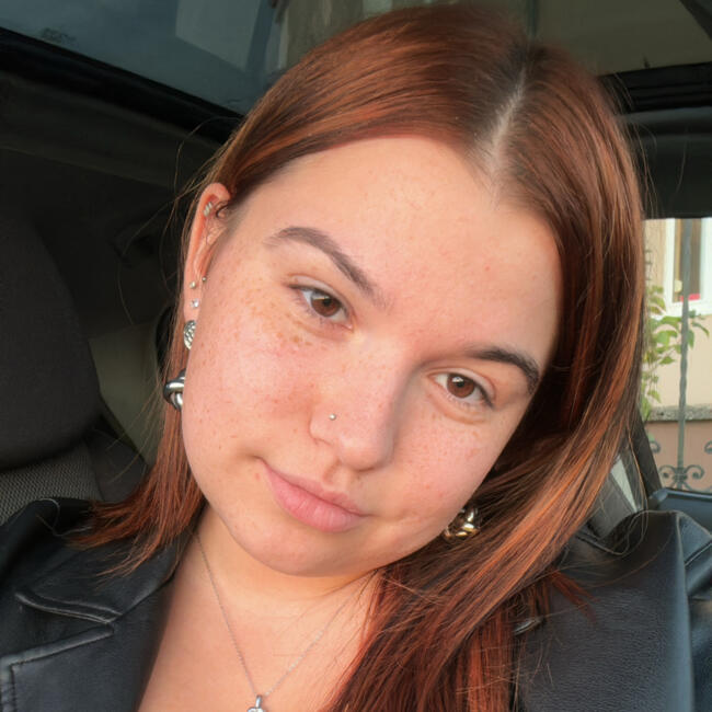 Babysitter in Kayl: Lara