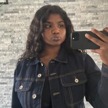 Babysitter in Montry: Layah