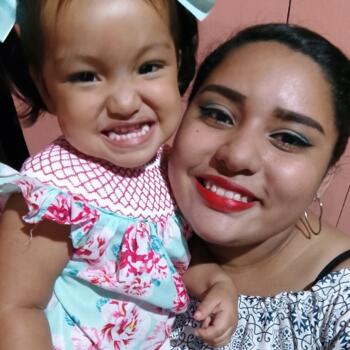 Niñera Comarca Esquipulas: Leslie