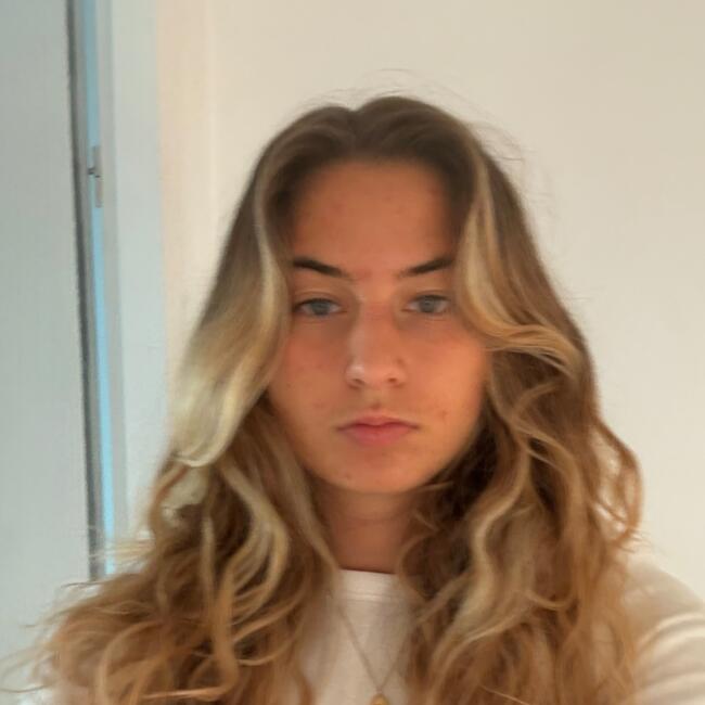 Babysitter in Bayonne: SAPHIRE