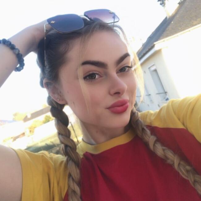 Babysitter in Besançon: Eliza