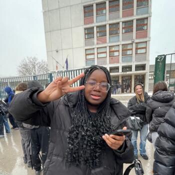 Babysitter in Paris: Baï