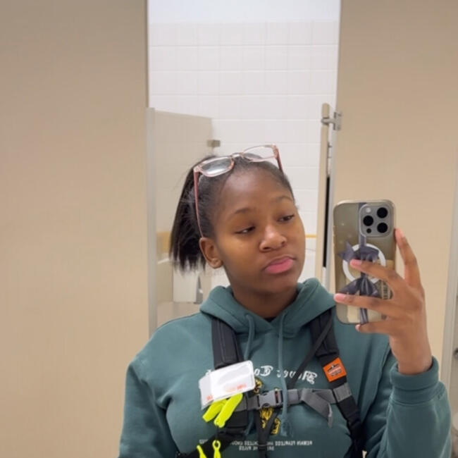 Babysitter in Round Lake Park: Sanyiah