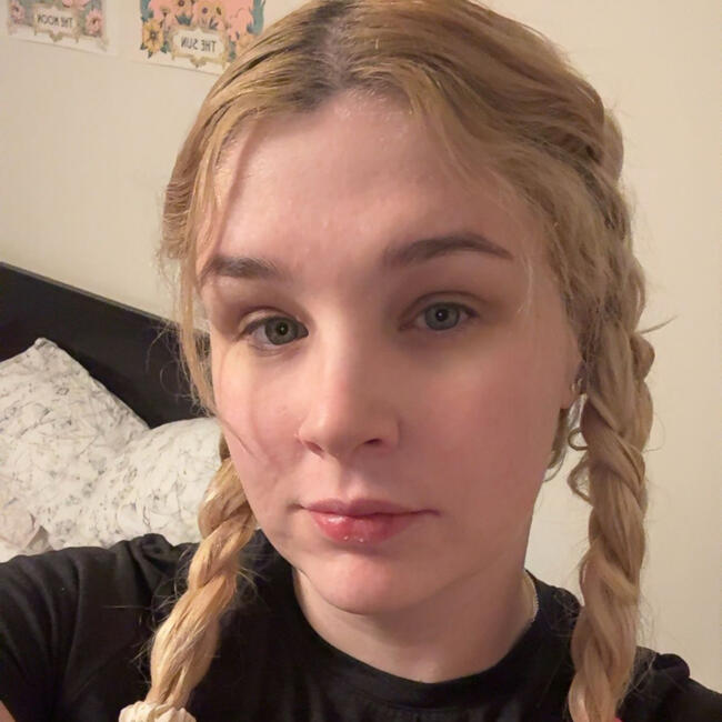 Babysitter in Christchurch: Hannah