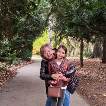 Babysitter Laćarak: ZORICA