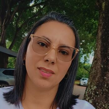 Babá Brasília: Raianne