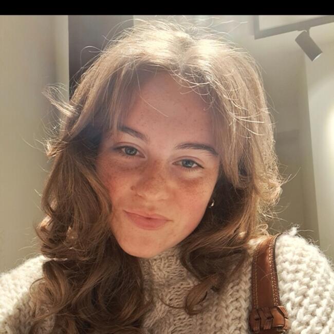 Babysitter in Plymouth: Anna