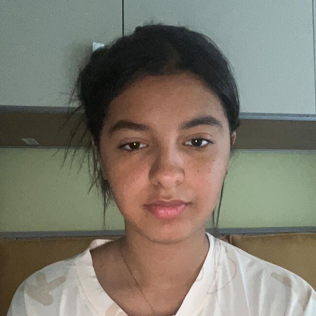 Baby-sitter à Nice: Amira