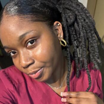 Babysitter Port of Spain: Shirzell