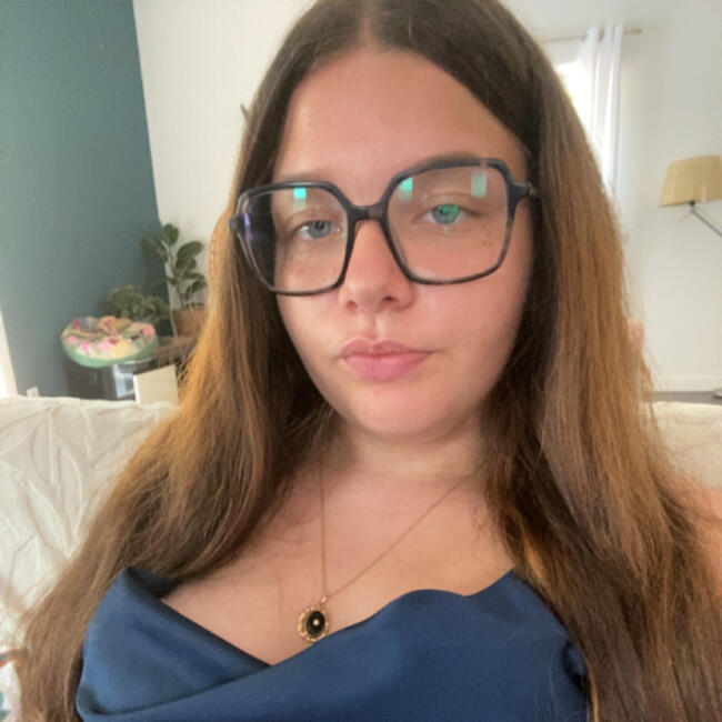 Babysitter in Augé: Elisabeth