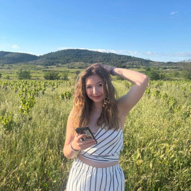 Babysitter in Saint-Nicolas (Wallonie): Annaelle