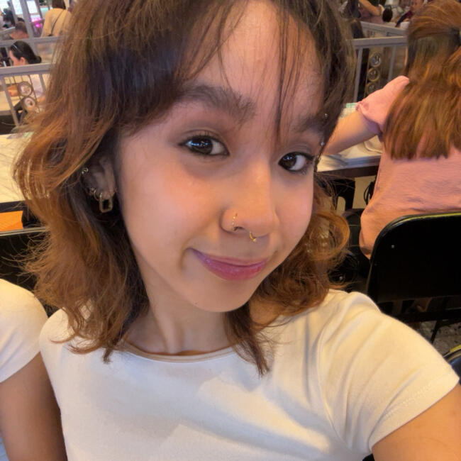 Babysitter in Singapore: Monica
