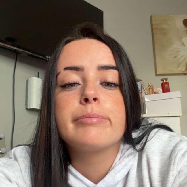 Babysitter in Waterford: Courtney