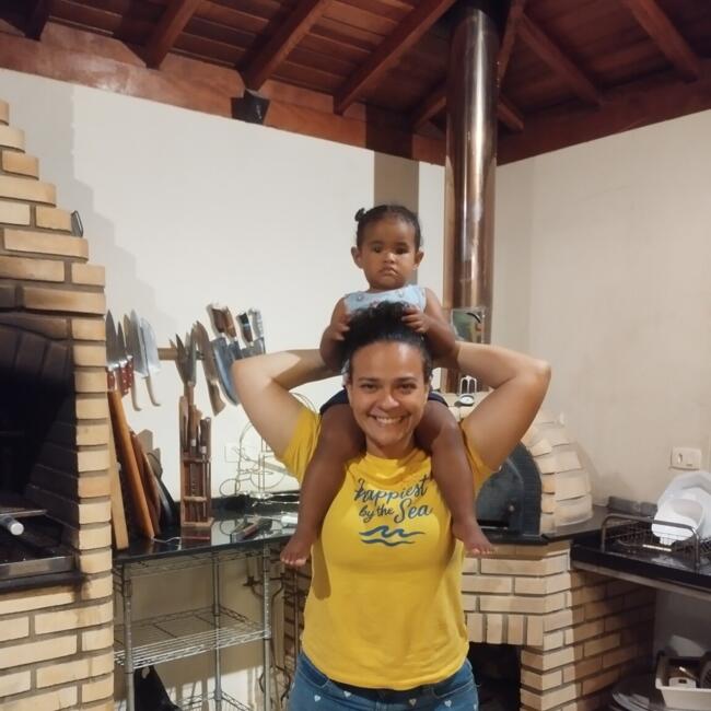 Babysitting job in Caraguatatuba: Carla