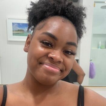 Babysitter Coral Springs: Misty