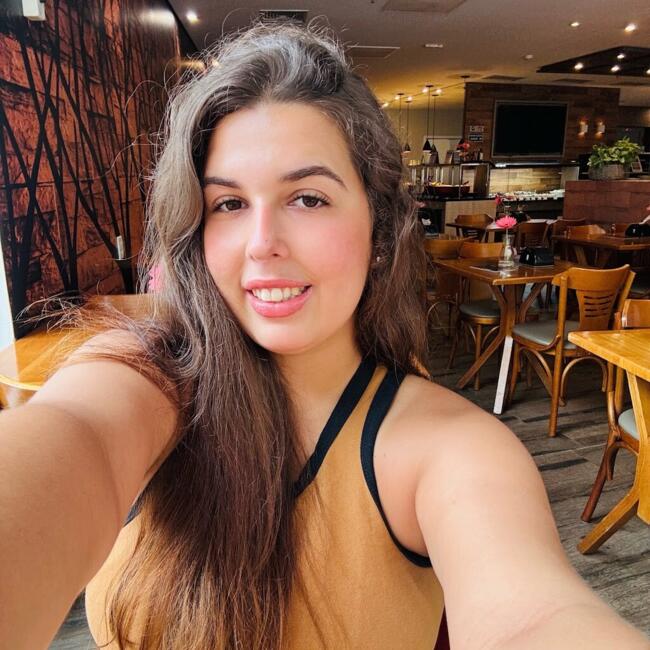 Babá em Viçosa: Leticia