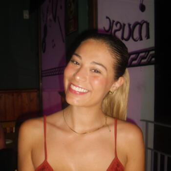 Babysitter em São Domingos de Rana: Andreia