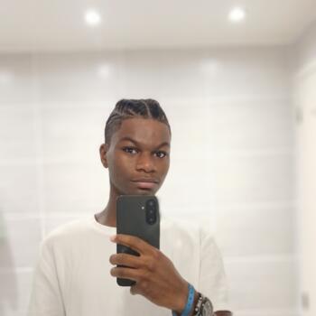 Babysitter in Saint-Laurent: Wayans