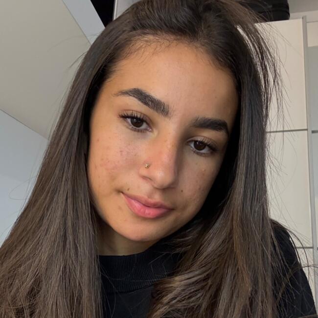 Babysitter in Sourdun: Naila