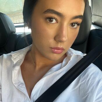 Babysitter in Saint-Symphorien-dOzon: Charlie