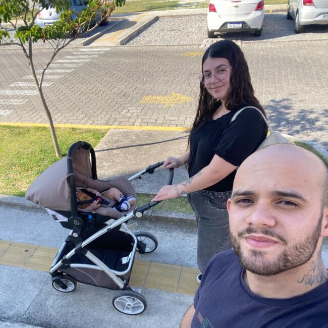 Emprego de babá em Pelotas: Cris