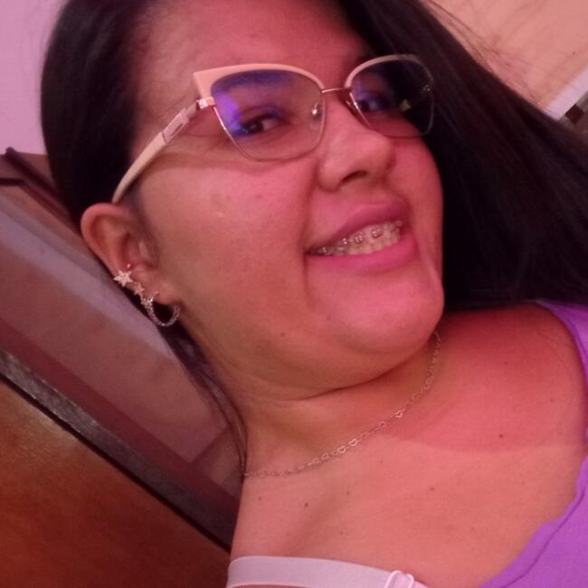 Babysitter in Olinda: Emmily