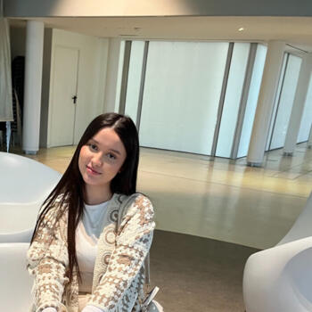 Babysitter in Vert-Saint-Denis: Inès