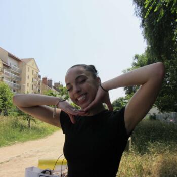 Babysitter in Chevigny-Saint-Sauveur: Selma