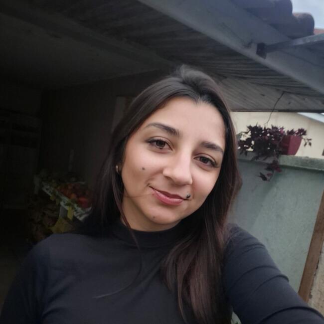 Babysitter in Barra Velha: Vanessa