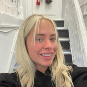 Babysitter in Sydney: Mia