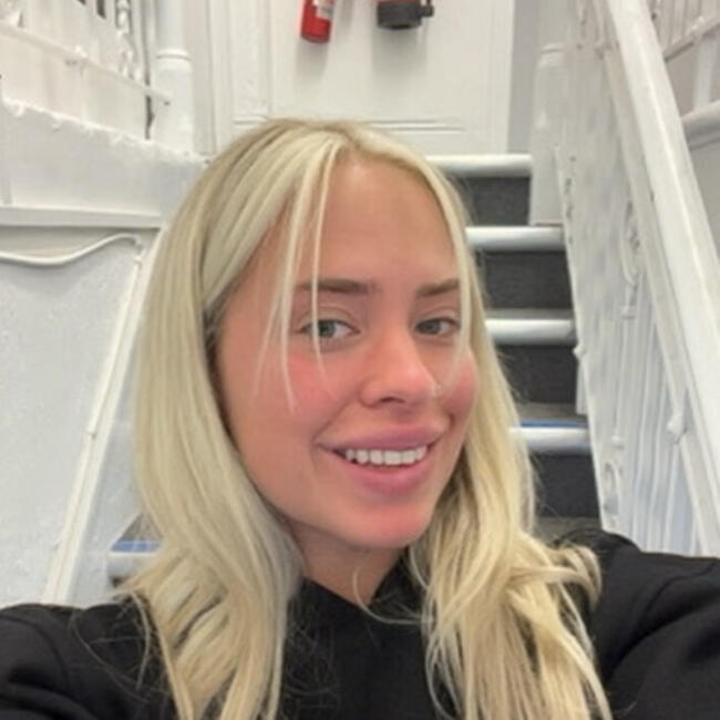 Babysitter in Sydney: Mia