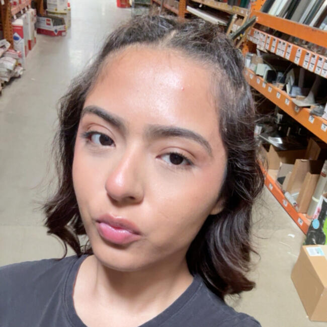 Babysitter in Irving: Ariane