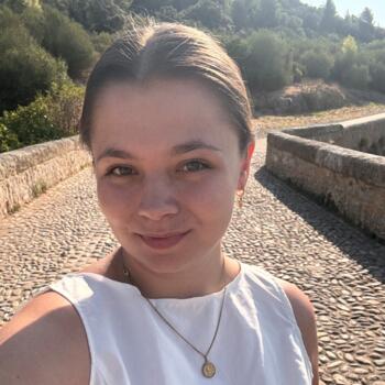 Babysitter in Fourmies: Celia