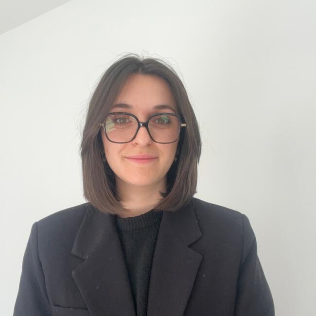 Babysitter in Courthézon: Carla