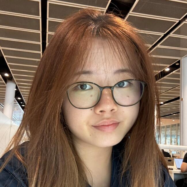 Babysitter in Singapore: Winnie